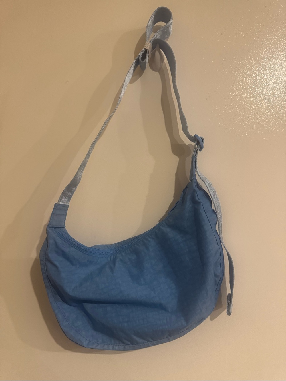 BAGGU medium crescent in Piscine